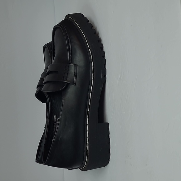 TORRID Shoes Women’s Chunky Lug Loafers Chunky Block Heel Shoes Size 9WW - Picture 3 of 6